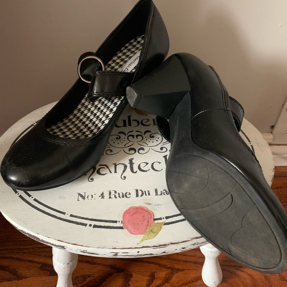 American Eagle black heels - Picture 2 of 5